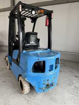 Chariots élévateurs diesel 2015  Yale GDP25 (4)