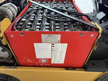 Eléctrico - 4 rodas 2014  CAT Lift Trucks EP25K PAC (20)