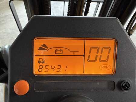 Eléctrico - 4 rodas 2014  CAT Lift Trucks EP25K PAC (23)