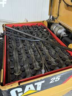 Eléctrico - 4 rodas 2014  CAT Lift Trucks EP25K PAC (28)