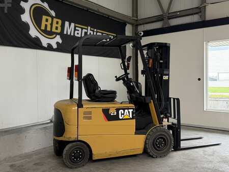 Eléctrico - 4 rodas 2014  CAT Lift Trucks EP25K PAC (5)