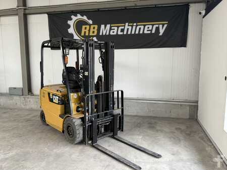 Eléctrico - 4 rodas 2014  CAT Lift Trucks EP25K PAC (6)