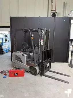 Elektromos 3 kerekű 2006  Nissan 1 N 1 L 18 (9)