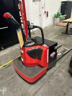 Electric Pallet Jacks 2013  Raymond 841-FRE60L (2)
