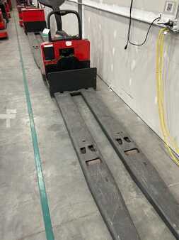 Electric Pallet Jacks 2014  Raymond 841-FRE60L (2)