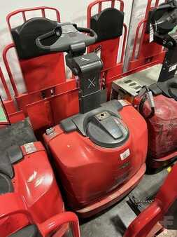 Die Handlers 2014  Raymond 861-TOW (1)