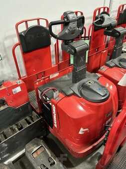 Die Handlers 2014  Raymond 861-TOW (1)