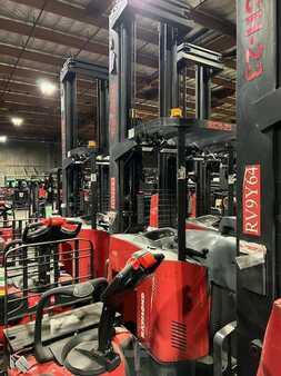 Reach Trucks 2016  Raymond 750-R45TT (1)