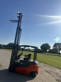 Sähkö - 4 pyör 2014  Toyota traigo 8FBMT35 (10)