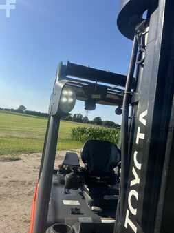 Sähkö - 4 pyör 2014  Toyota traigo 8FBMT35 (16)