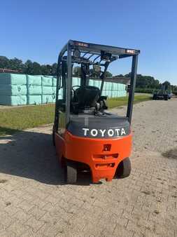 Sähkö - 4 pyör 2014  Toyota traigo 8FBMT35 (3)