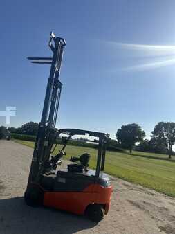 Sähkö - 4 pyör 2014  Toyota traigo 8FBMT35 (9)