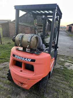 LPG VZV 2011  Doosan g20e (3)