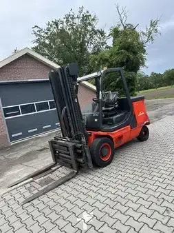 Elektro čtyřkolový VZV  Linde e40p (1)