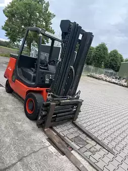 Elektro čtyřkolový VZV  Linde e40p (2)