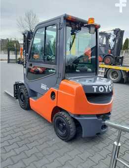 Diesel Forklifts 2014  Toyota 02-8FDF25 (4)