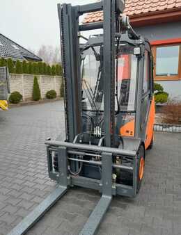 LPG Forklifts 2019  Linde H30T-02 (5)