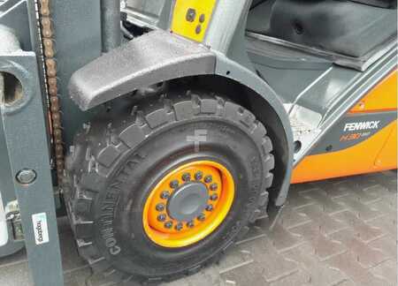 LPG Forklifts 2019  Linde H30T-02 (9)
