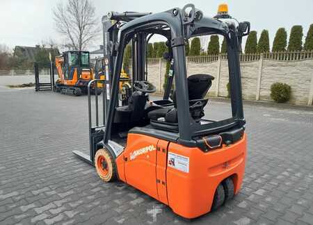 Elektro 3 Rad 2012  Linde E16C-01 (2)