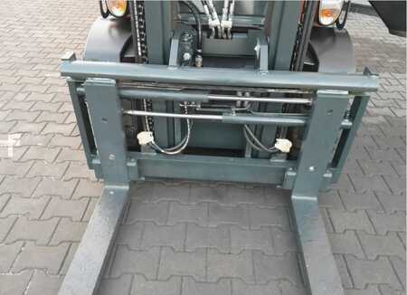 Treibgasstapler 2017  Linde H35T-02 (18)