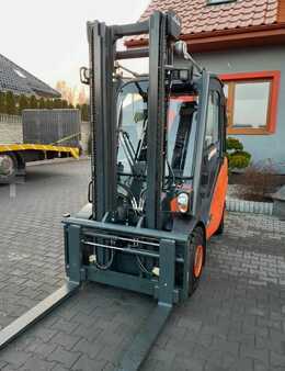 Treibgasstapler 2017  Linde H35T-02 (5)