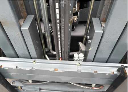 Treibgasstapler 2016  Linde H25T-02 (11)