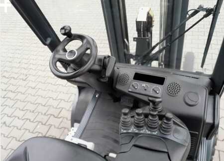 Treibgasstapler 2016  Linde H25T-02 (8)