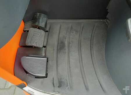 Schubmaststapler 2014  Linde R16-01 (9)