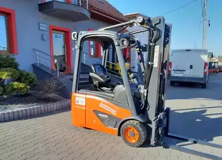 Elektryczne 3-kołowe 2018  Linde E14-02 (1)