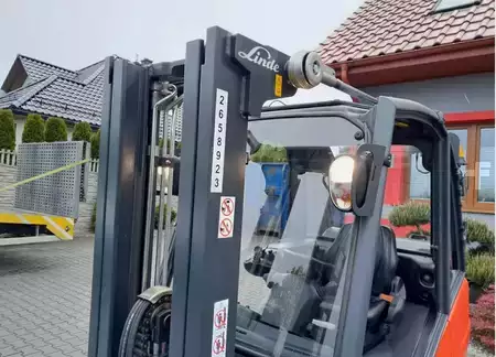 Wózki gazowe 2016  Linde H25T-02 (13)