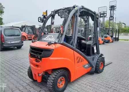 Wózki gazowe 2016  Linde H25T-02 (3)