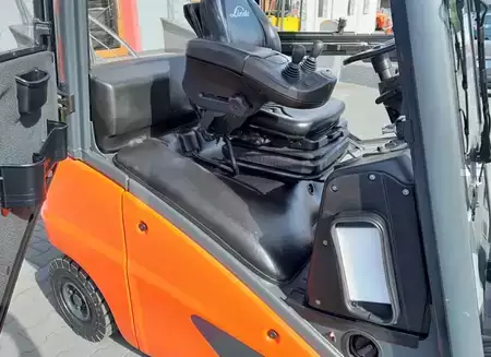 Wózki widłowe diesel 2019  Linde H20D-01 (13)