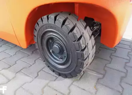 Wózki widłowe diesel 2019  Linde H20D-01 (6)