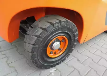 Wózki gazowe 2020  Linde H16T-01 (12)