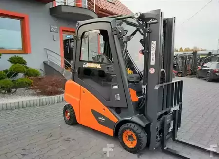 Wózki gazowe 2020  Linde H16T-01 (5)