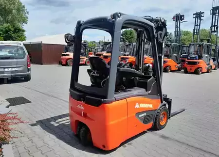 Elektryczne 3-kołowe 2015  Linde E14-02 (3)