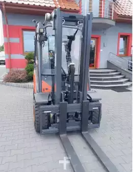 Wózki gazowe 2018  Linde H30T-02 (5)