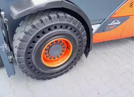 Wózki gazowe 2018  Linde H30T-02 (7)
