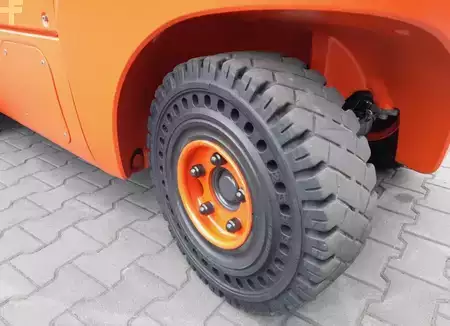 Wózki gazowe 2018  Linde H30T-02 (8)