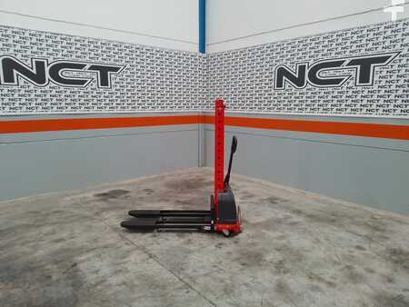 Ledstaplare gå 2025  NCT SEMI- SME0513 auto-loader on van 500 kg 0.8 m (2)