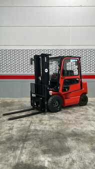 Chariots électriques à 4 roues 2025  EP Equipment EFL252 Lithium Batery Full cabine Triplex 4valv. dealer price! (1)