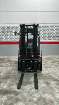 Chariots électriques à 4 roues 2025  EP Equipment EFL252 Lithium Batery Full cabine Triplex 4valv. dealer price! (4)