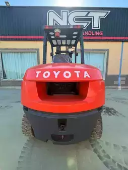 Dieselový VZV 2008  Toyota 42-7FD45 (9)