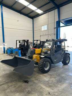 Empilhador telescópico-Fixo  NCT TH25.6 4X4 Telehandler (5)