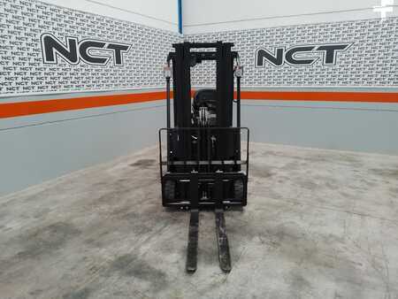 Elektromos 3 kerekű 2025  NCT 5FBE15 New Lithium Triplex (2)