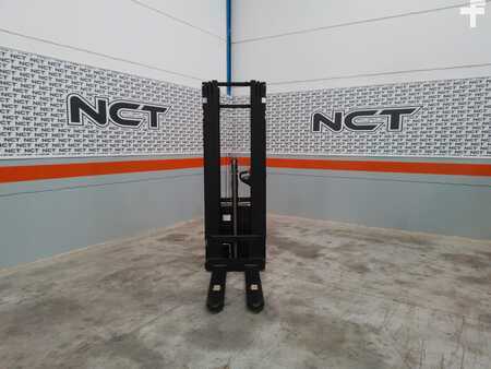 Ruční vysokozdvižný vozík 2025  EP Equipment WSA161 5 mt triplex Lithium (3 unit) (2)