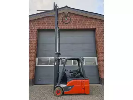 Chariots électriques à 4 roues 2021  Linde E16L-02 (3)