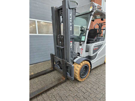 Elektromos 4 kerekű 2014  Still RX60-50 RX60-50/600 Triplex Freelift 4 functies (4)