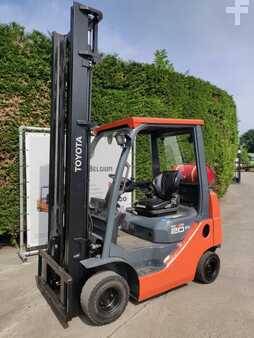 LPG heftrucks 2014  Toyota 02-8 FGKF (1)