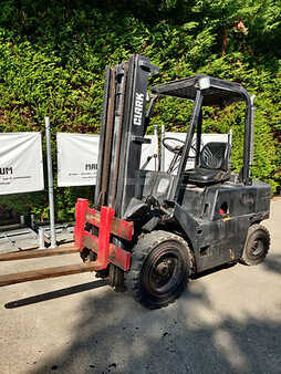 Diesel Forklifts - Clark CDP 25 (7)